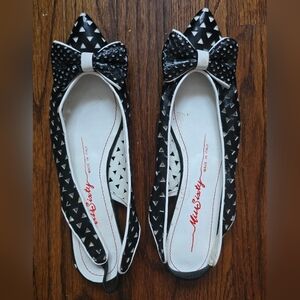 Vintage Leather Made In Italy Flats In Perforated Leather With Bow Detail - 38